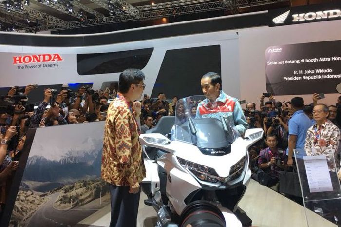 Presiden Joko Widodo kepincut dengan moge Honda Gold Wing