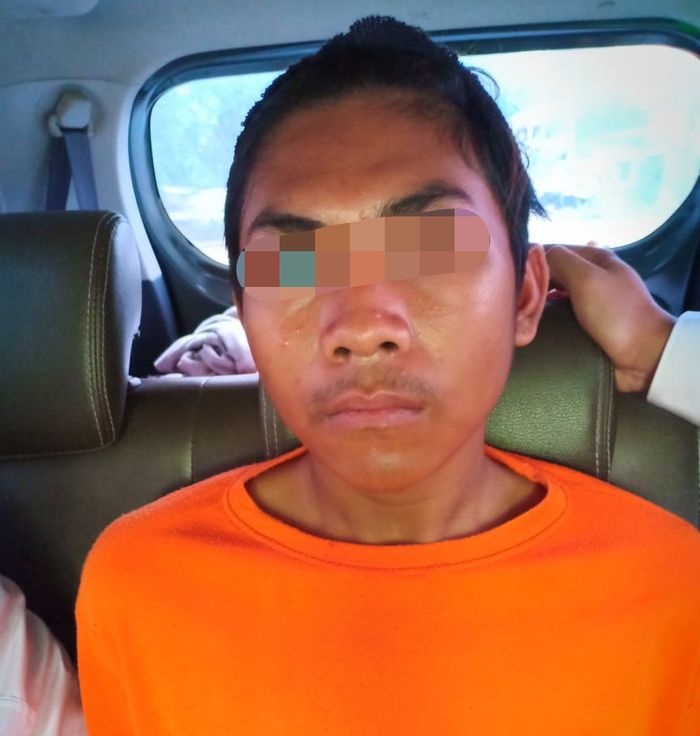 REH (22) tersangka kedua pembunuh Jap Son Tauw (68), seorang sopir taksi online dibekuk polisi