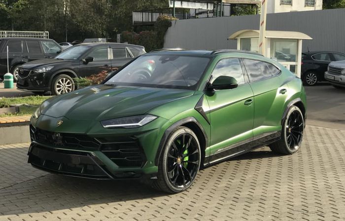 Modifikasi Lamborghini Urus garapan TopCar