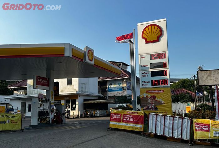 SPBU Shell di Jatibening, Bekasi pada Senin, 1 September 2025