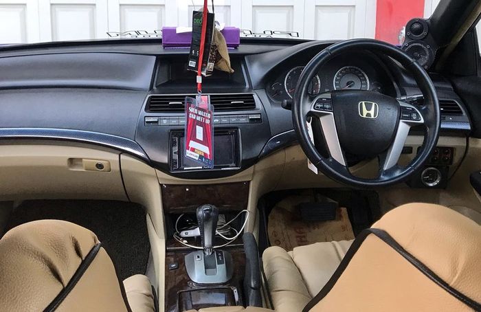 Tampilan kabin modifikasi Honda Accord