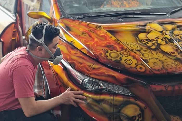 Tahun ini Tomi Airbrush genap 30 tahun berkecimpung di dunia otomotif Indonesia