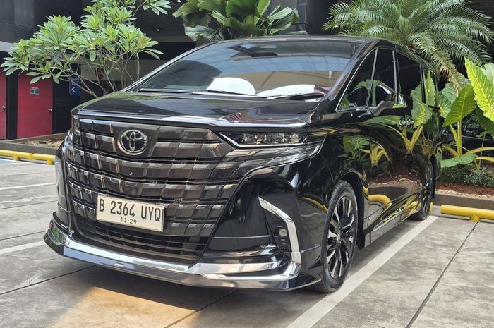 Kisaran harga Toyota Alphard 2.5 XE EV tahun 2024 seken.