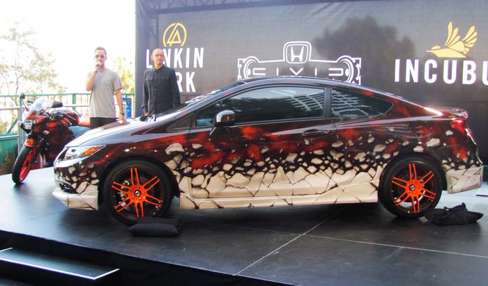 Honda Civic Si Coupe hasil rancangan Chester Bennington
