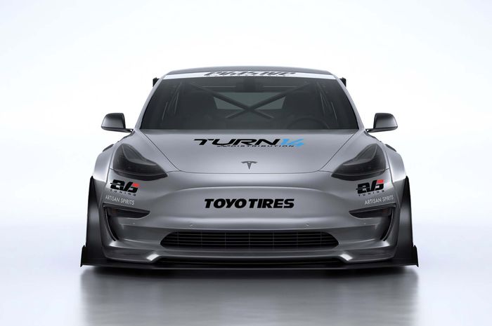 Modifikasi sangar Tesla Model 3 siap turun di ajang balap Hill Climb
