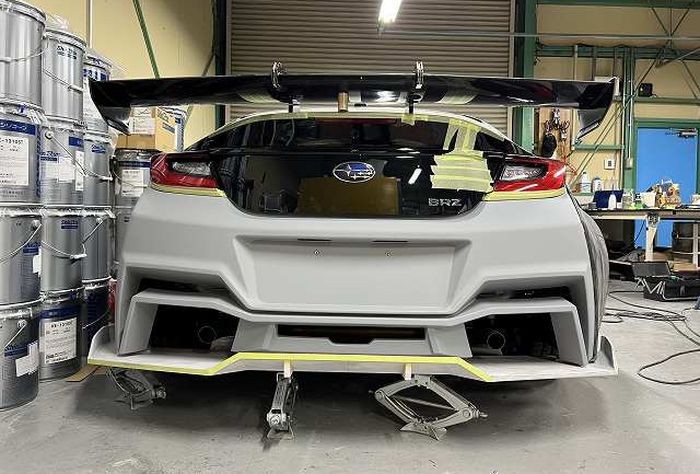 Wide body Kuhl Racing buat Subaru BRZ baru masuk proses fitting