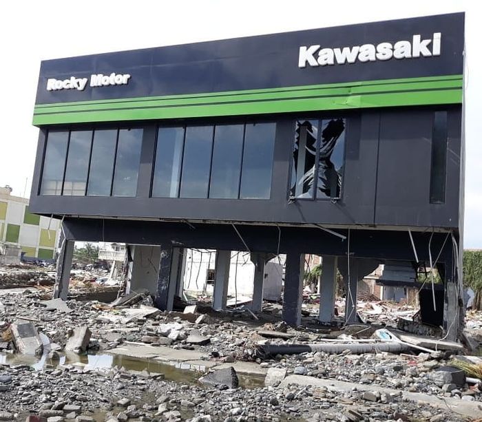 Dealer Kawasaki Palu, Rocky Motor