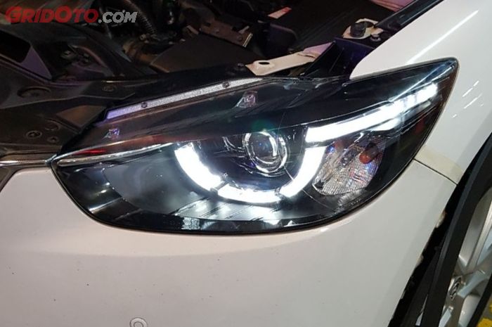 Lampu Mazda CX-5 versi lama di-upgrade ke versi facelift