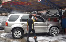 Biar Tahan Lama Kincongnya, Begini Lho Cara Mencuci Mobil Yang Benar