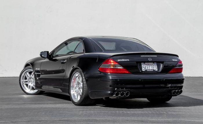 Tampilan belakang modifikasi Mercedes-Benz SL600