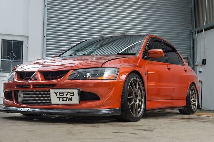 Modifikasi Mitsubishi Evo VII lansiran tahun 2001