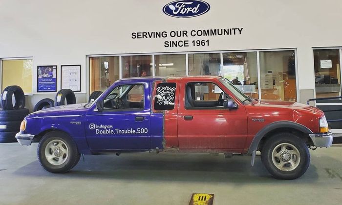 Modifikasi Ford Ranger dengan 2 wajah yang sama persis