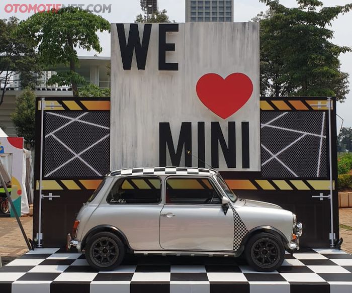 Mini Morris klasik yang dihadirkan oleh Jakarta Morris Club