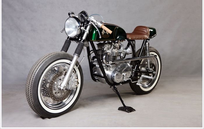 Triumph Bonneville T140 custom cafe racer besutan Yuri Shif Customs