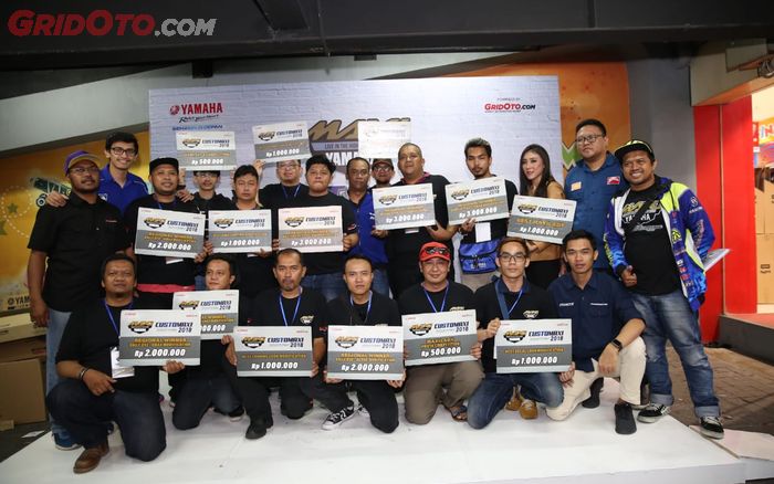 Para pemenang di Customaxi Yamaha Seri Bandung 2019