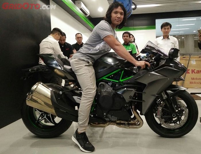 Amin Adrianto, pemilik satu-satunya Kawasaki Ninja H2 Carbon di Indonesia