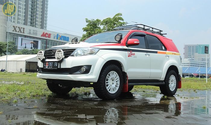 Toyota Fortuner VNT 2012 adventure rally look