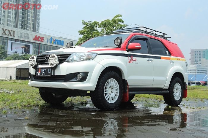 Toyota Fortuner VNT 2012 adventure rally look