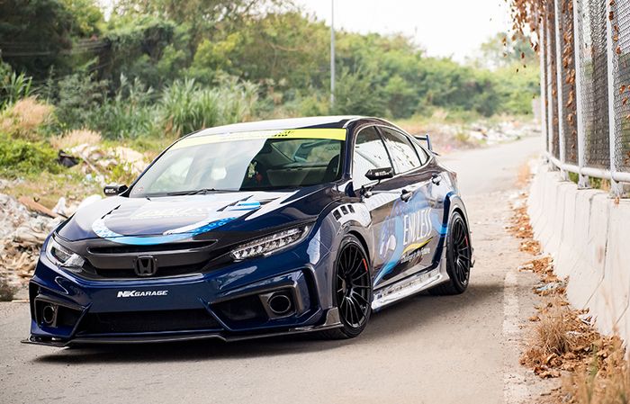 Modifikasi Honda Civic Turbo tampil sporty andalkan body kit serat karbon