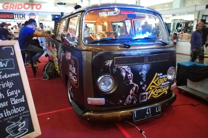 Modifikasi VW Kombi jadi kedai kopi