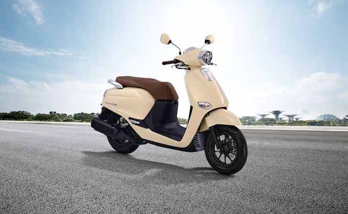 Honda Giorno+ punya desain yang lumayan mirip dengan Stylo 160