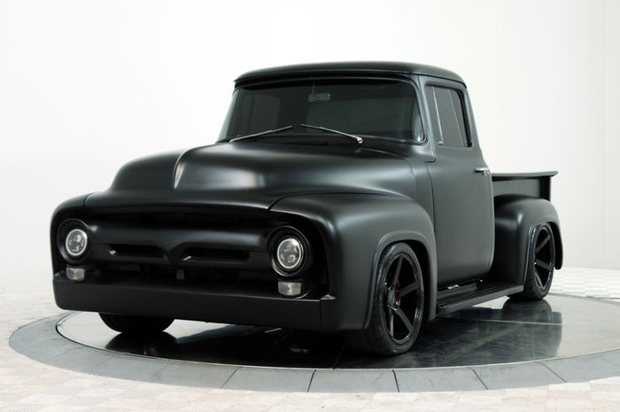 Modifikasi Ford F100 dengan mesin Ford Mustang