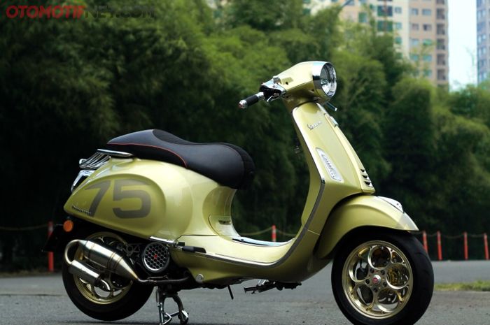 Modifikasi Vespa Primavera 75Th Anniversary Edition karya Vespa Box