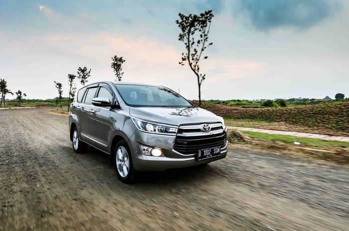 Toyota Kijang Innova Reborn 