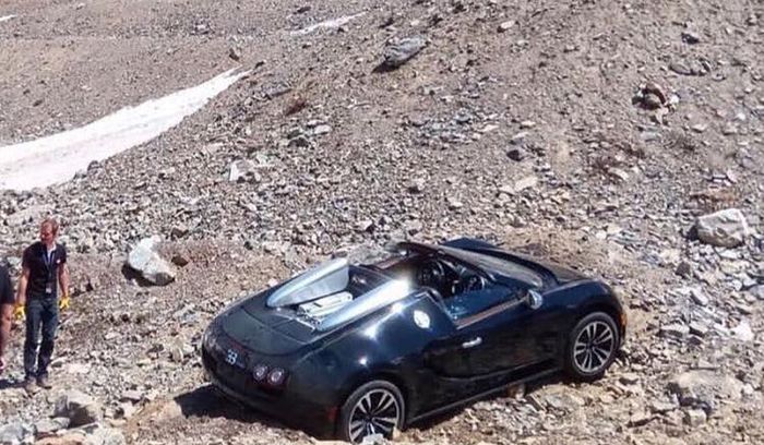 Bugatti Veyron Grand Sport Vitesse kecelakaan di pegunungan Andes
