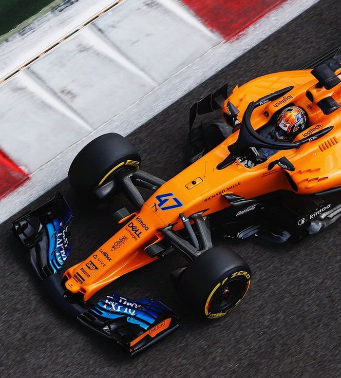 Lando Norris saat tes ban Pirelli bersama tim McLaren di Abu Dhabi pakai nomor 47, untuk balap F1 2019 ia pilih nomor 4