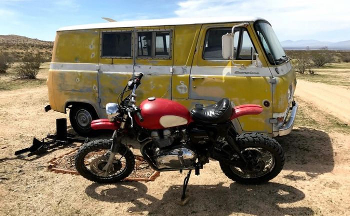 Triumph Bonneville T100 &ldquo;Vermillion&rdquo; besutan Modulus Creative