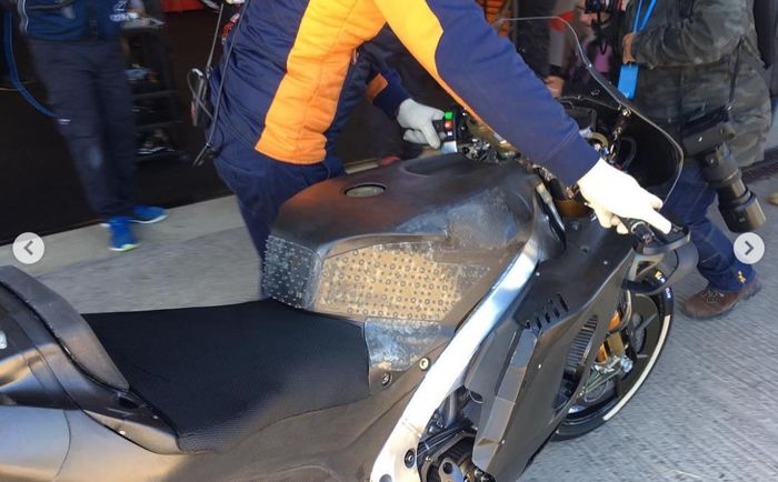 tangki baru Jorge Lorenzo saat tes MotoGP Spanyol