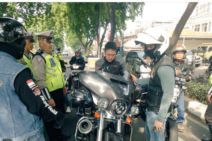 Pengendara motor besar terciduk petugas