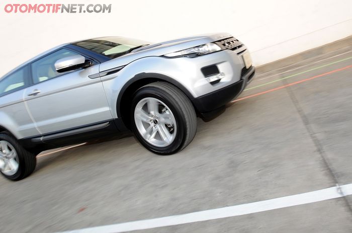 range rover evoque seken beda kelas
