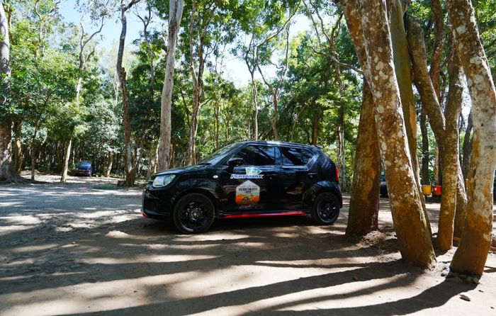 Suzuki Ignis GL AGS di kawasan hutan pinus daerah Dlingo Bantul Jogyakarta