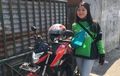 Panas dan Macet Dilakoni, Driver Ojol Cantik Ini Bikin Malu Para Pemalas