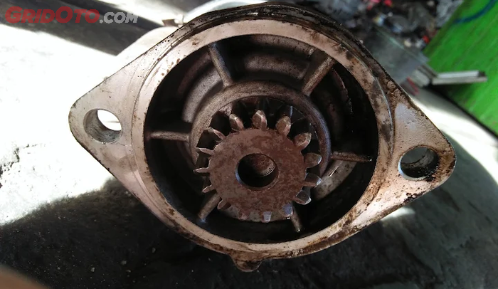 Waspada Dinamo Starter Bisa Rusak Setelah Mobil Menerjang Banjir!