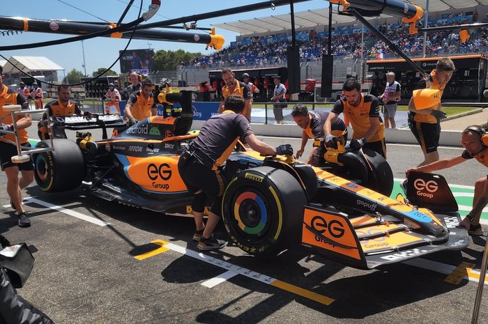 McLaren tidak ikut memprotes wacana FIA mengubah regulasi floor mobil di F1 2023