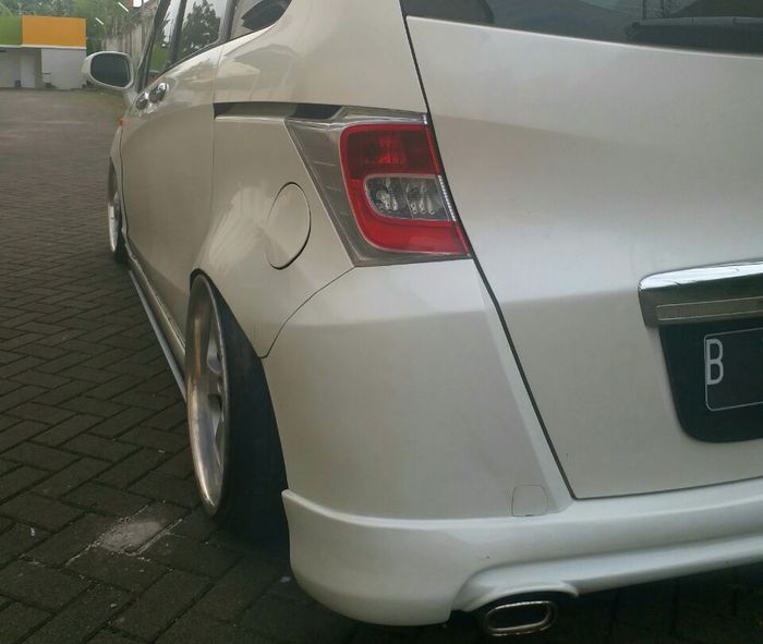 wide body fender belakang Honda Freed