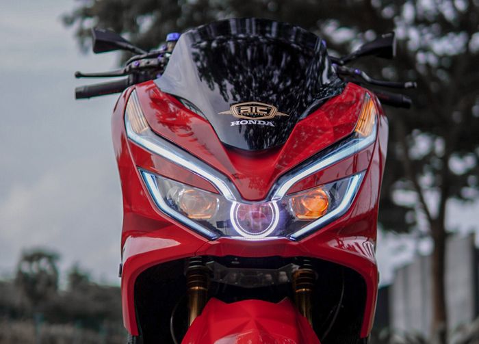 Penerangan depan Honda PCX150 custom projektor