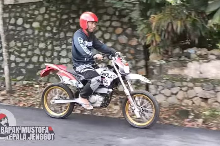 Kawasaki KLX 150 dimodifikasi jadi motor listrik