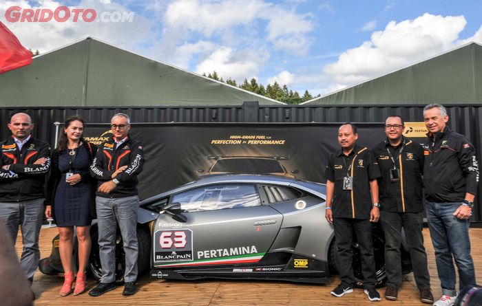 Pertamina saat memperkenalkan Pertamax Turbo untuk mobil Lamborghini di sirkuit Spa-Francorchamps, Belgia 2016