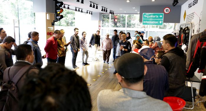 Peserta PCX Scooter Ride Yogyakarta mengikuti briefing