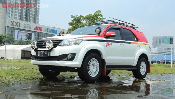 Toyota Fortuner VNT 2012 adventure rally look
