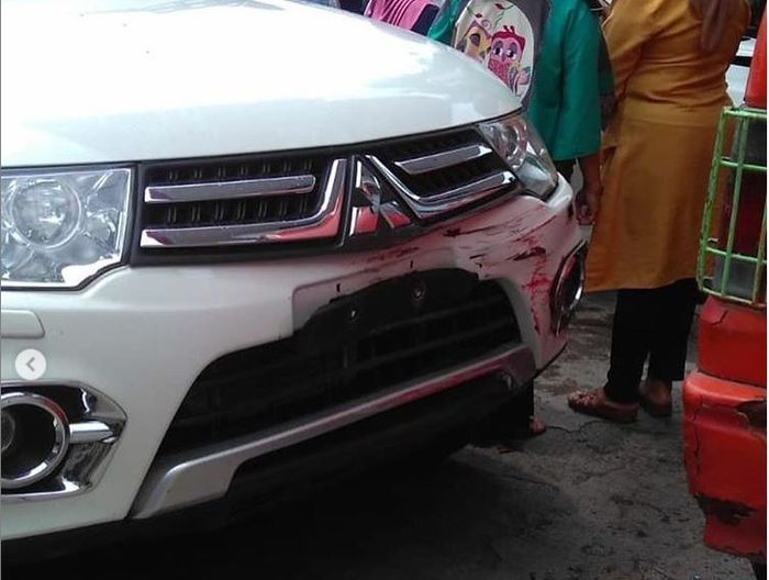 Kerusakan yang dialami Mitsubishi Pajero Sport usai diseruduk angkot rem blong