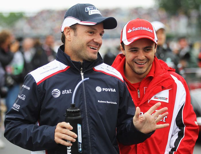 Rubens Barrichello (kiri) saat membela tim Williams, foto bersama rekan senegaranya dari tim Ferrari, Felipe Massa