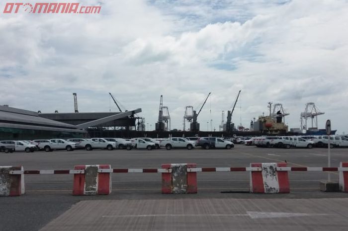 Pelabuhan Laem Chabang di Thailand, dekat dengan pabrik Mitsubishi