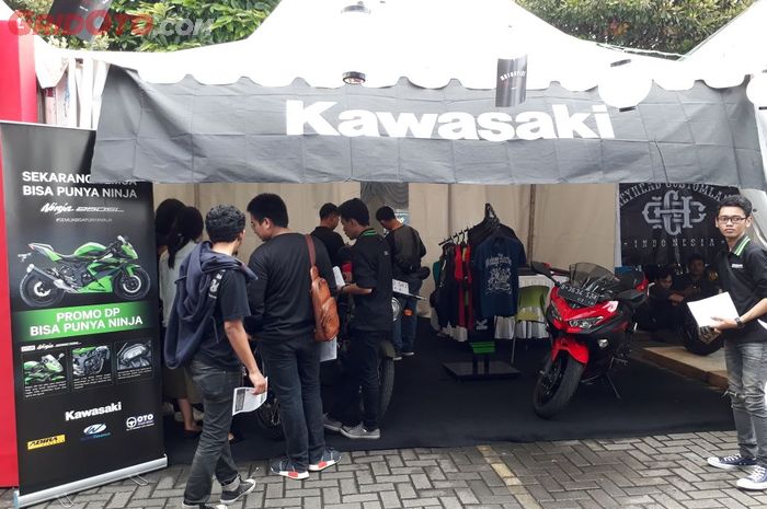 Booth Kawasaki di Jakarta Motogarage 2018