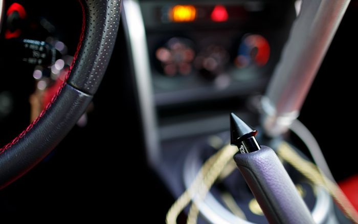 Shift knob custom pada Toyota 86