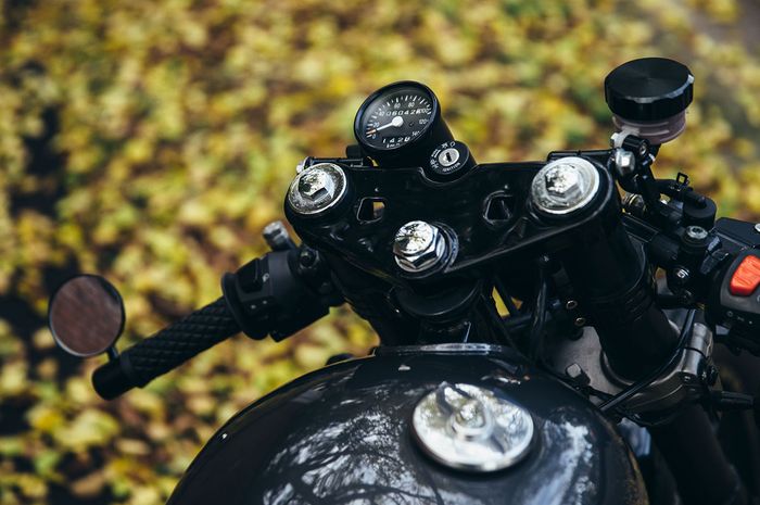 Sol Invictus Mercury 250 kustom cafe racer milik Adrian, dilansir oleh www.throttleroll.com